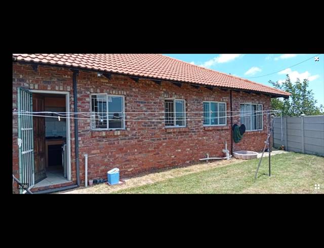 2 bed property to rent in MEIRINGSPARK